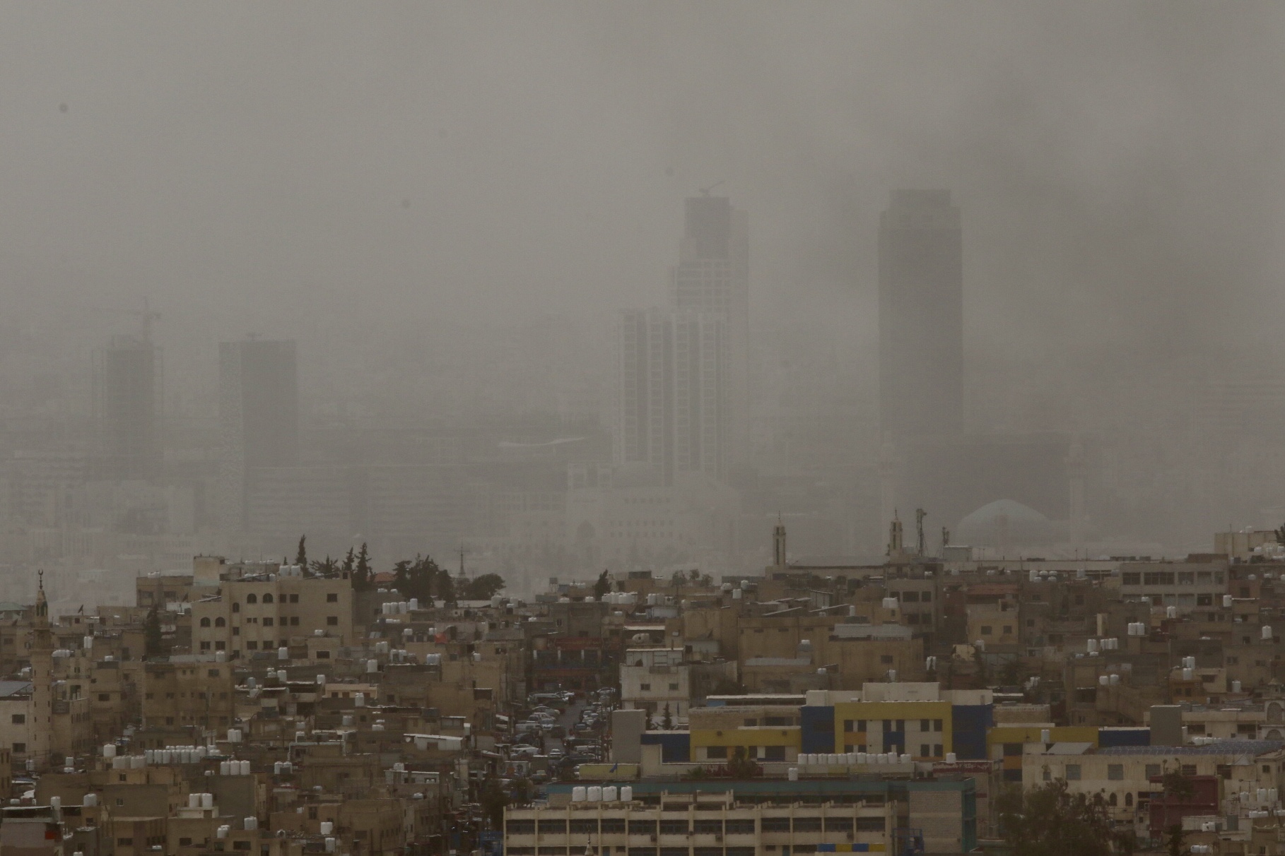 &quot;مركز الأزمات&quot; يجدد التحذيرات بشأن حالة الطقس