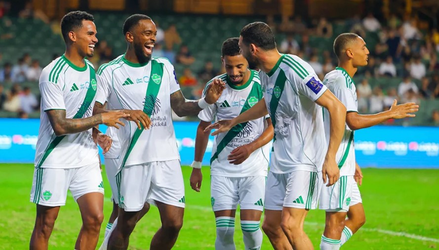 كأس السوبر السعودي: الأهلي يكتسح القادسية ويضرب موعدا مع النصر في النهائي