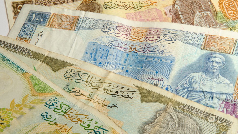 رويترز: سوريا تعتزم إعادة تقييم عملتها وحذف صفرين سعيا لتحقيق الاستقرار