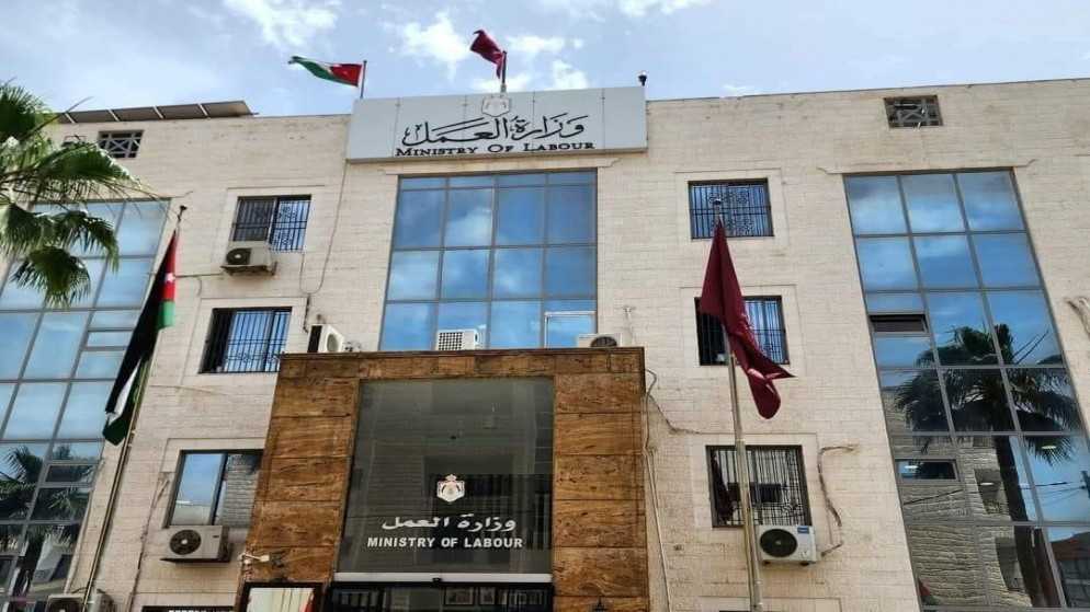 1395 شكوى تتعلق بالانتهاكات العمالية في المدارس الخاصة في 7 أشهر