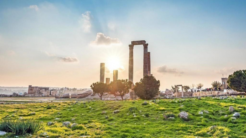 درجات حرارة مرتفعة في أغلب المناطق الجمعة