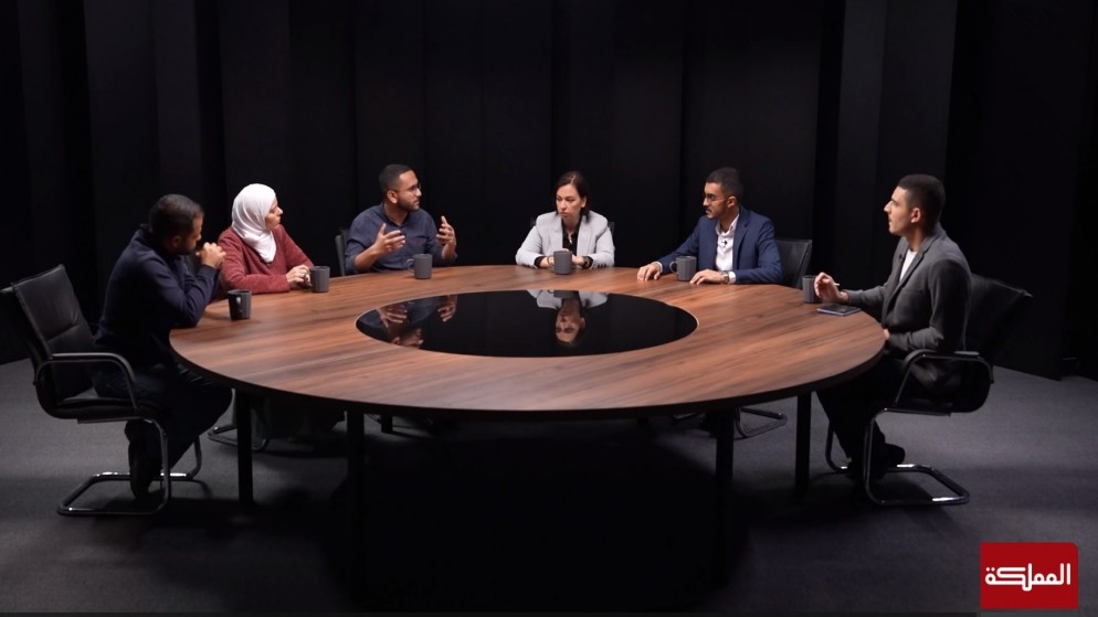 &quot;أطياف&quot; يناقش جدلية التمويل الأجنبي