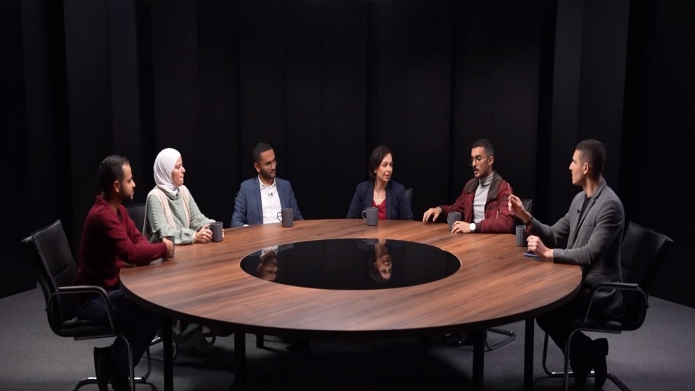 &quot;أطياف&quot; يناقش ثنائية الدين والدولة