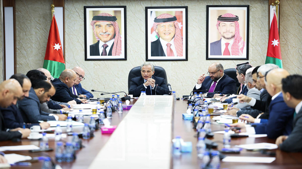 حسان: دفع عجلة النمو وتوسيع الاقتصاد الوطني أولوية للحكومة
