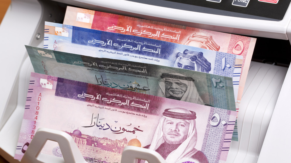 تحصيلات الحكومة من ضريبة الدخل تنخفض 15% في أول شهرين من 2025