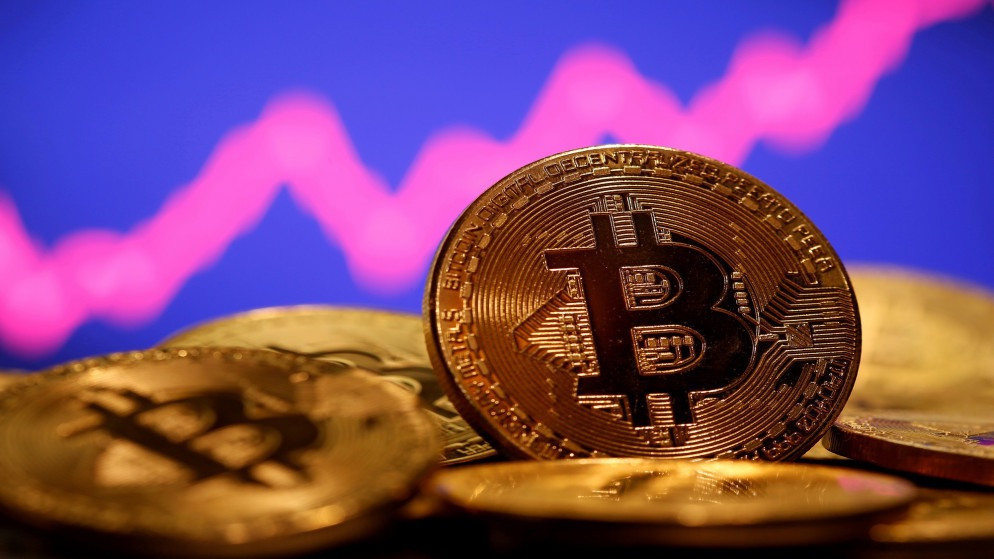 بتكوين ترتفع إلى 102385 دولارا وسط تفاؤل باحتمال التوصل لصفقات تجارية عالمية