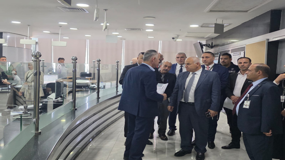 وزير العمل: خدمة الجمهور أولوية قصوى في جميع فروع "الضمان الاجتماعي"