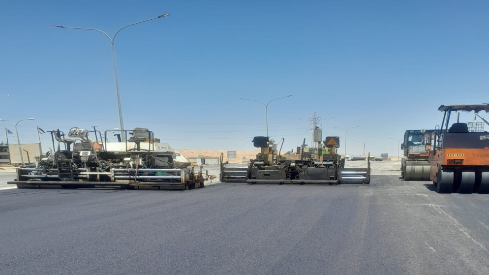 وزارة الأشغال تنهي تعبيد طريق النقب-دبة حانوت بثلث المدة العقدية للعطاء